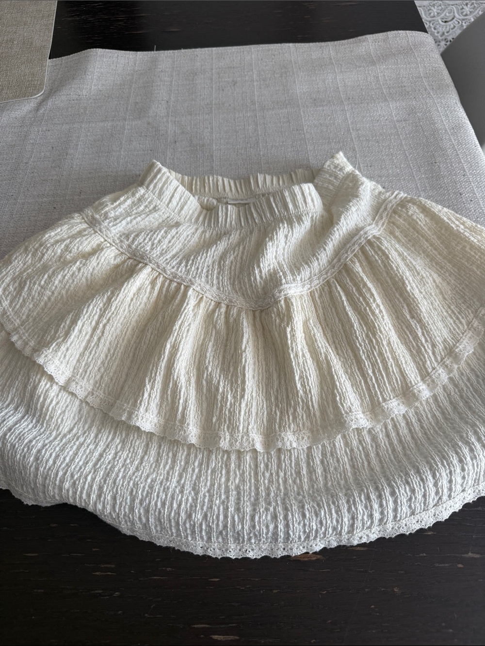 Zara Cream Tiered Ruffle Mini Skirtsize 9,cm 134